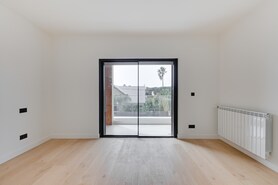 Moradia T5 - N�o Definido, N�o Definido, N�o Definido - Miniatura: 19/33