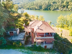 Moradia > T6 - Santa Maria de Sardoura, Castelo de Paiva, Aveiro