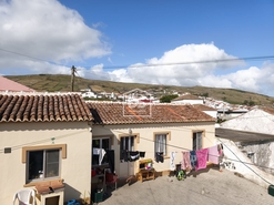 Moradia T2 - Ribeirinha, Angra do Heroismo, Ilha Terceira - Miniatura: 3/24