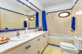 Moradia T4 - Quarteira, Loul�, Faro (Algarve) - Miniatura: 30/54