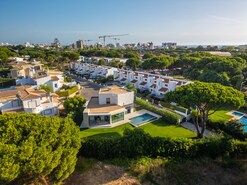 Moradia T4 - Quarteira, Loul, Faro (Algarve) - Miniatura: 49/55