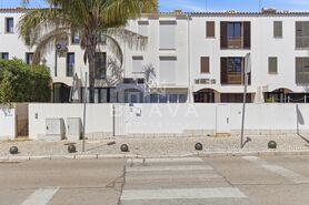 Moradia T3 - Quarteira, Loul�, Faro (Algarve) - Miniatura: 37/38