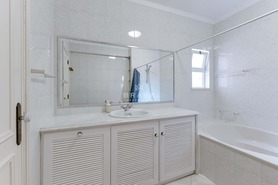 Moradia T5 - Quarteira, Loul�, Faro (Algarve) - Miniatura: 63/81