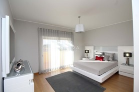 Moradia T3 - Quarteira, Loul�, Faro (Algarve) - Miniatura: 32/52