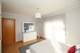 Moradia T3 - Quarteira, Loul�, Faro (Algarve) - Miniatura: 34/52