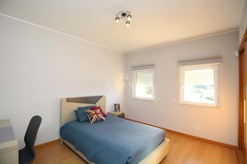 Moradia T3 - Quarteira, Loul�, Faro (Algarve) - Miniatura: 42/52