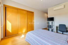 Moradia T3 - Quarteira, Loul�, Faro (Algarve) - Miniatura: 33/40