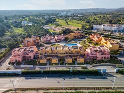 Moradia T3 - Quarteira, Loul�, Faro (Algarve) - Miniatura: 36/40