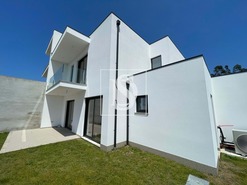 Moradia T3 - Lemenhe, Vila Nova de Famalic�o, Braga - Miniatura: 21/26