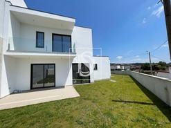 Moradia T3 - Lemenhe, Vila Nova de Famalic�o, Braga - Miniatura: 24/26