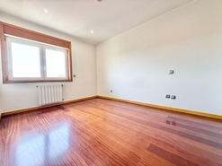 Moradia T4 - Valongo, Valongo, Porto - Miniatura: 26/30