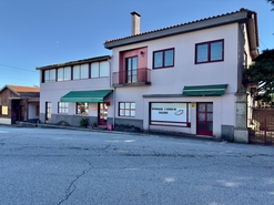 Moradia > T6 - Bairro, Vila Nova de Famalic�o, Braga - Miniatura: 1/26
