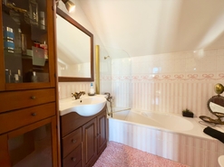 Moradia > T6 - Bairro, Vila Nova de Famalic�o, Braga - Miniatura: 23/26