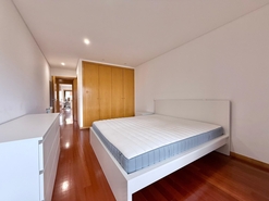 Apartamento T5 - Nogueir�, Braga, Braga - Miniatura: 3/44