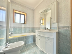 Moradia T4 - Lago, Amares, Braga - Miniatura: 14/42