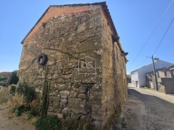 Moradia T0 - Queiriga, Vila Nova de Paiva, Viseu - Miniatura: 9/24