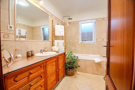 Moradia T5 - Arco da Calheta, Calheta (Madeira), Ilha da Madeira - Miniatura: 35/80