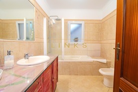 Moradia T5 - Arco da Calheta, Calheta (Madeira), Ilha da Madeira - Miniatura: 43/80