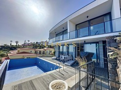 Moradia T3 - Cani�o, Santa Cruz, Ilha da Madeira