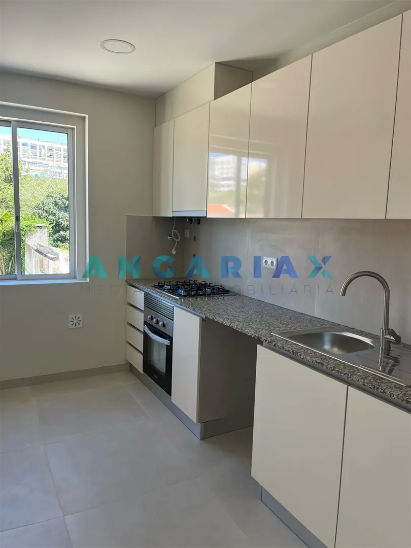 Apartamento T2 - Alcobaa, Alcobaa, Leiria - Miniatura: 1/9