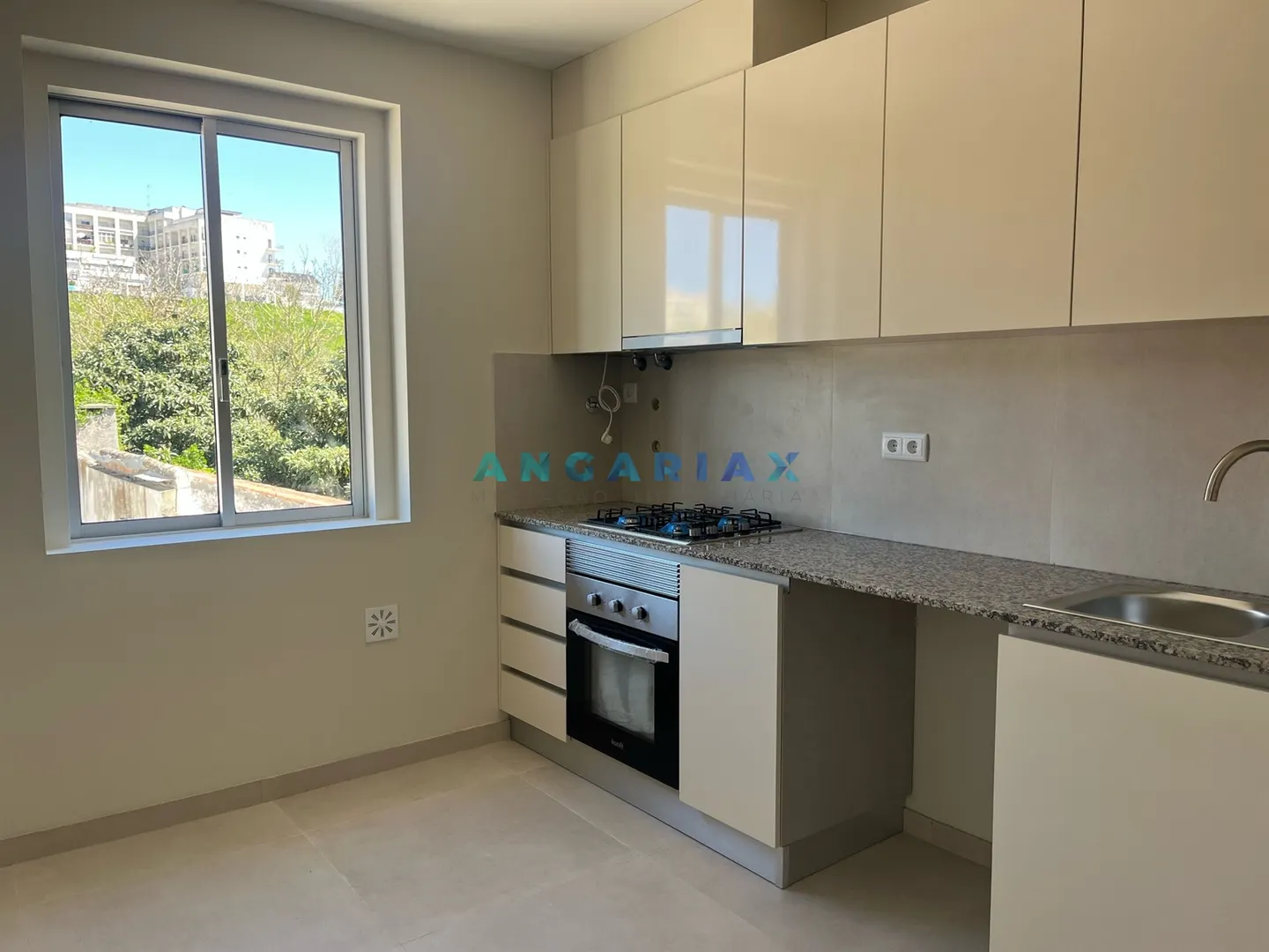 Apartamento T2 - Alcobaa, Alcobaa, Leiria - Miniatura: 2/9