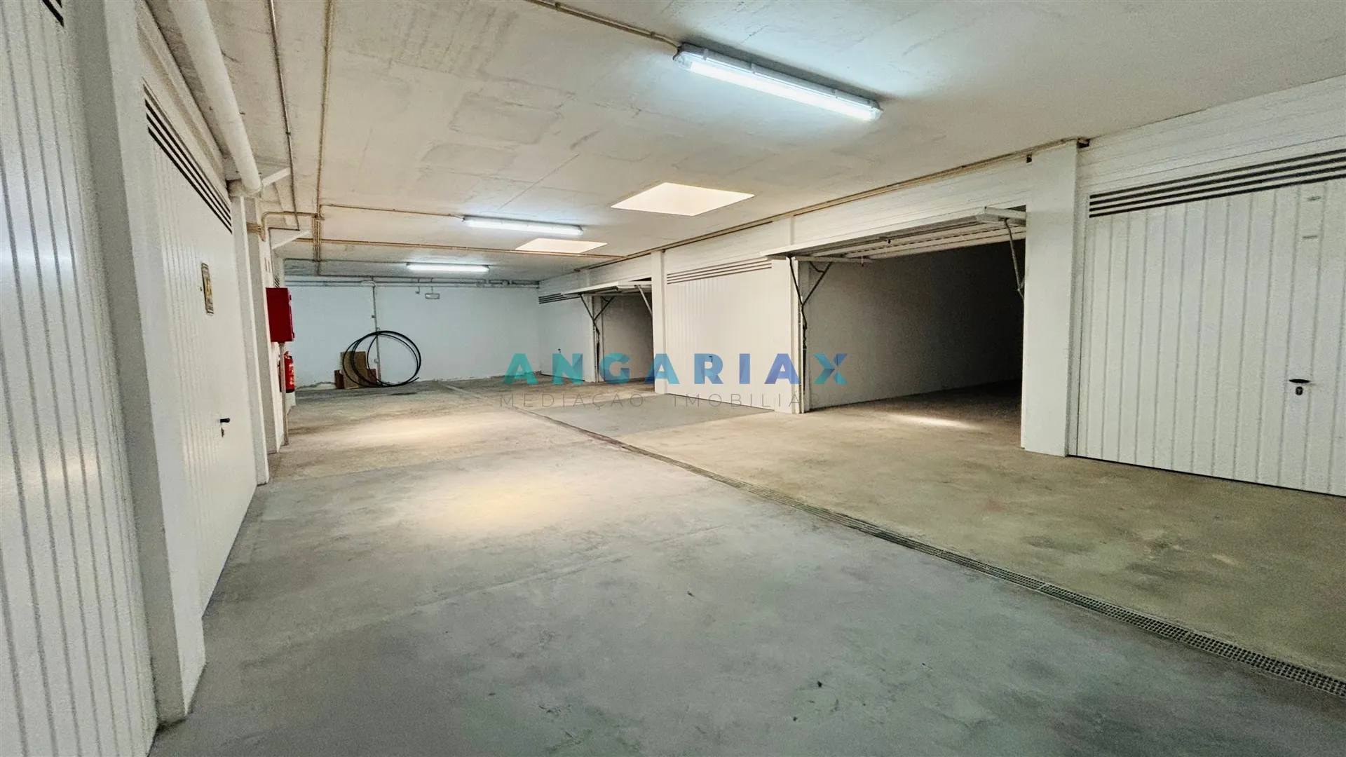 Garagem T0 - Buarcos, Figueira da Foz, Coimbra - Miniatura: 2/9