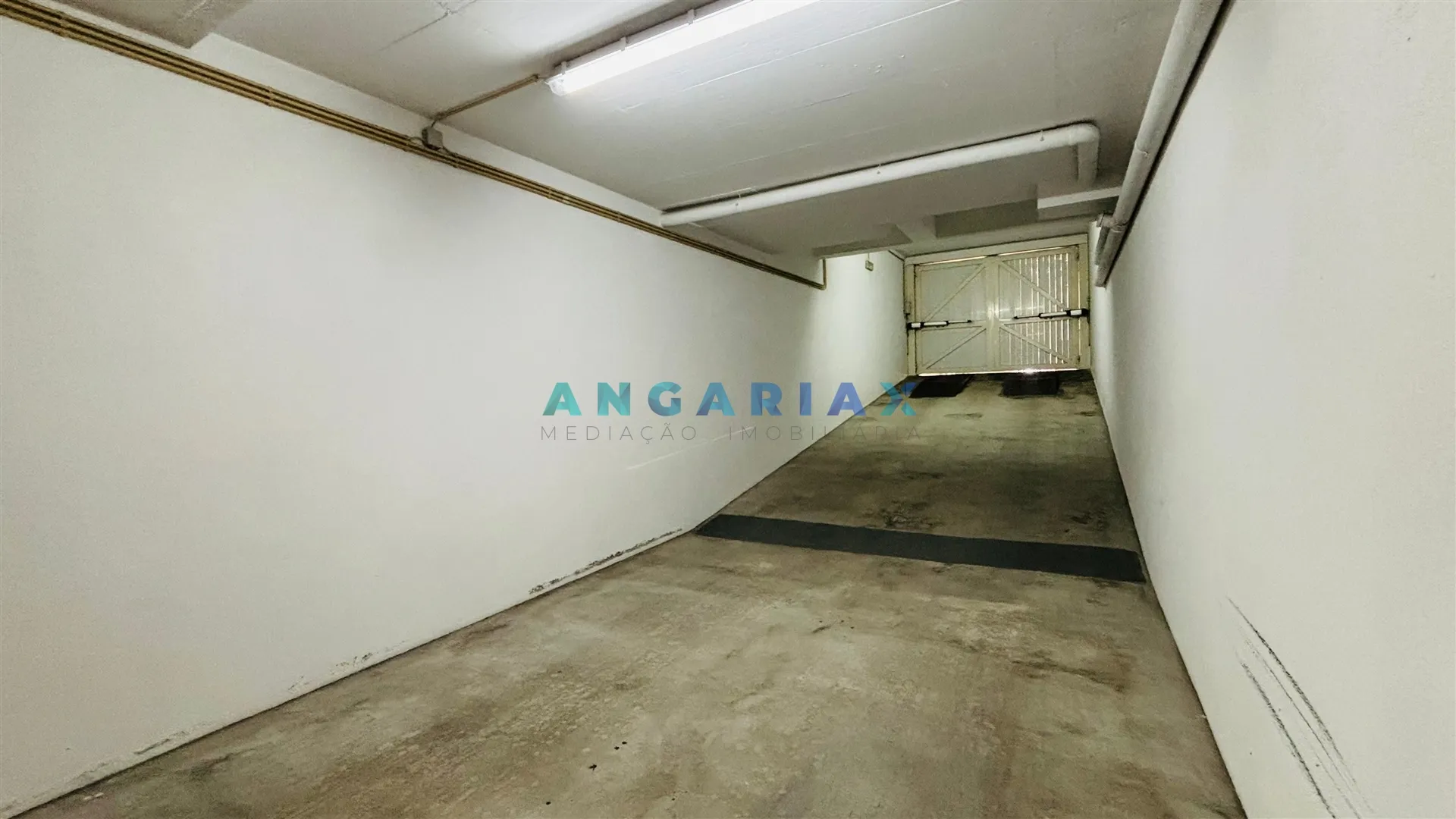 Garagem T0 - Buarcos, Figueira da Foz, Coimbra - Miniatura: 4/9
