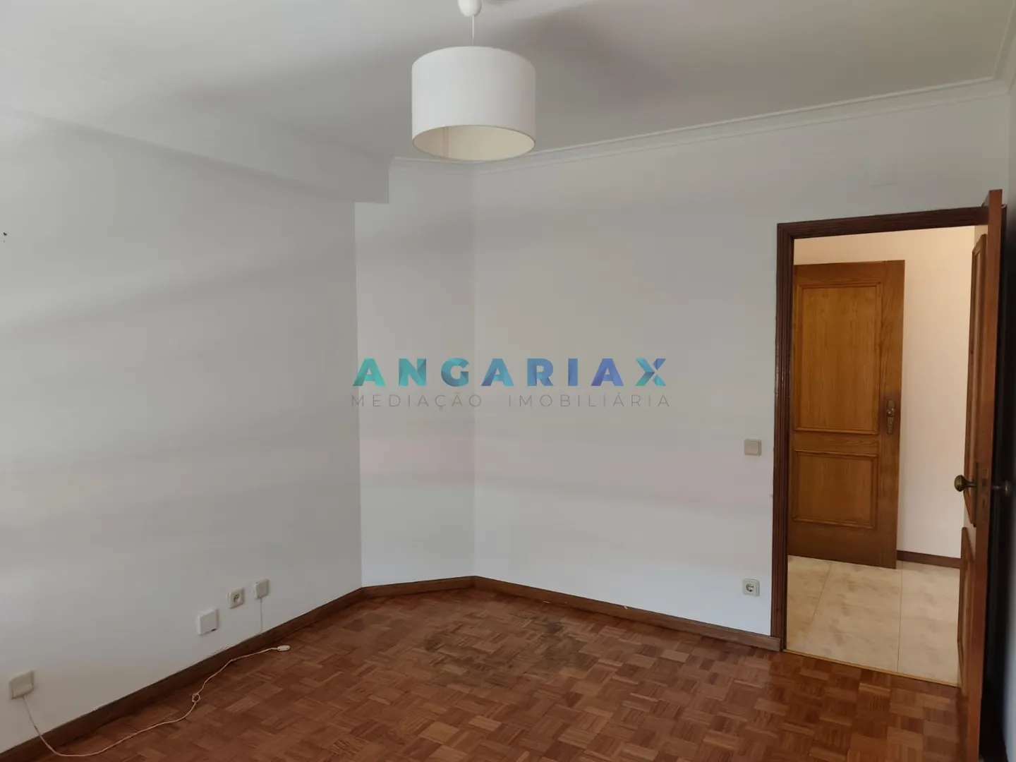 Apartamento T2 - Marinha Grande, Marinha Grande, Leiria - Miniatura: 2/9
