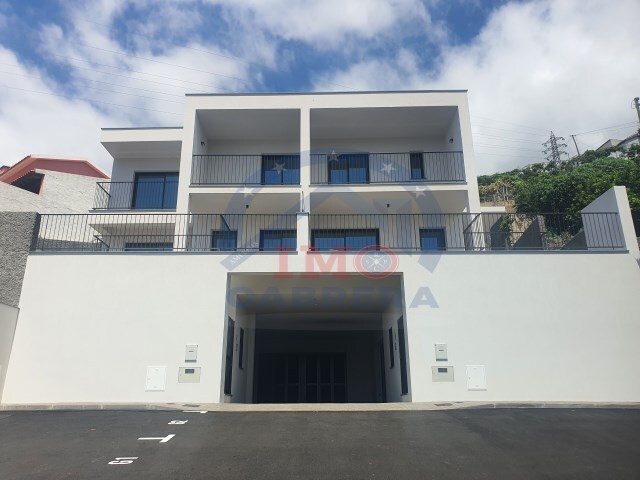 Moradia T3 - C�mara de Lobos, C�mara de Lobos, Ilha da Madeira - Imagem grande