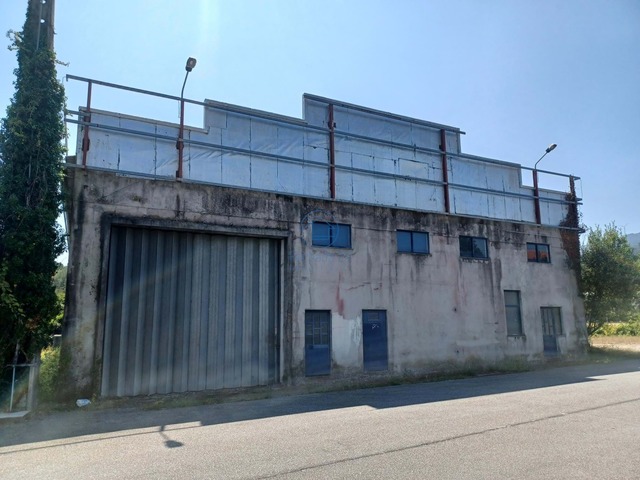 Armaz�m T0 - Campo de Besteiros, Tondela, Viseu - Imagem grande