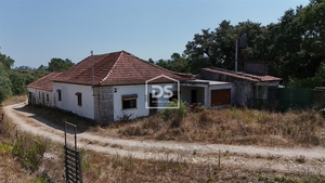 Moradia > T6 - Pedreiras, Porto de M�s, Leiria