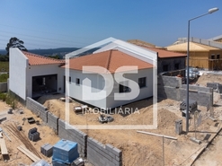 Moradia T2 - Golpilheira, Batalha, Leiria - Miniatura: 21/24