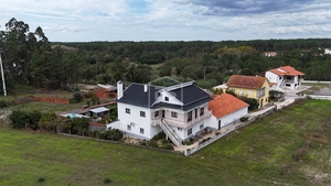 Moradia > T6 - Monte Redondo, Leiria, Leiria - Miniatura: 23/24