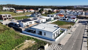 Moradia T3 - Parceiros, Leiria, Leiria - Miniatura: 1/24