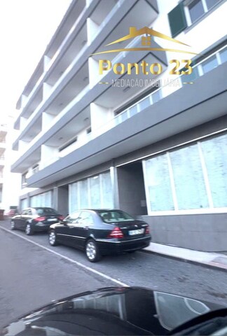 Loja T0 - Cani�o, Santa Cruz, Ilha da Madeira - Imagem grande