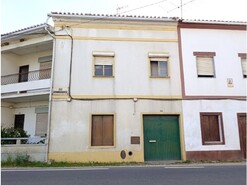 Moradia T3 - S�o Miguel do Rio Torto, Abrantes, Santar�m