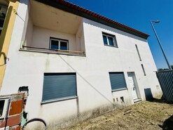 Moradia T4 - Pego, Abrantes, Santar�m