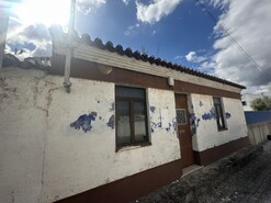 Moradia T4 - Pego, Abrantes, Santar�m