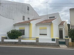 Moradia T3 - S�o Miguel do Rio Torto, Abrantes, Santar�m