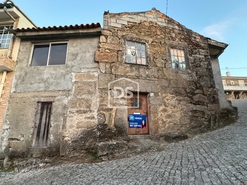 Moradia T0 - Juncais, Fornos de Algodres, Guarda - Miniatura: 9/24