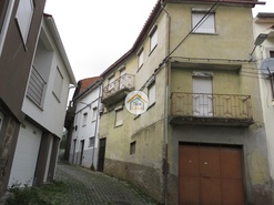 Moradia T3 - Silvares, Fundo, Castelo Branco