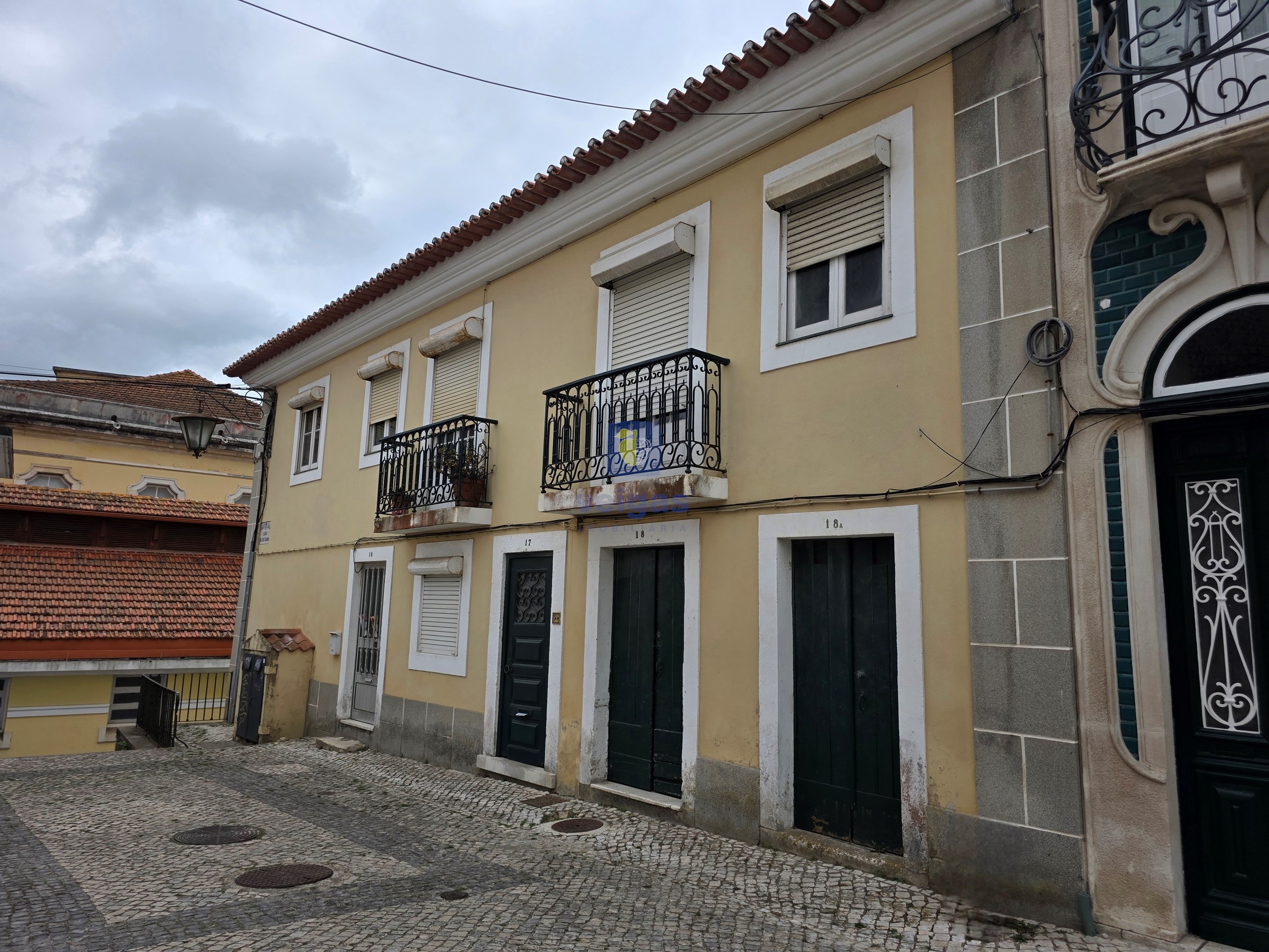 Pr�dio - Caldas da Rainha, Caldas da Rainha, Leiria - Imagem grande