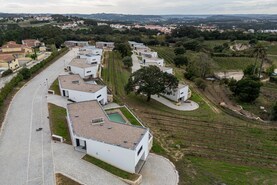 Moradia T2 - Caldas da Rainha, Caldas da Rainha, Leiria - Miniatura: 4/32