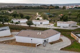 Moradia T2 - Caldas da Rainha, Caldas da Rainha, Leiria - Miniatura: 17/32