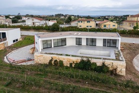 Moradia T2 - Caldas da Rainha, Caldas da Rainha, Leiria - Miniatura: 18/32