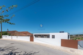 Moradia T4 - Caldas da Rainha, Caldas da Rainha, Leiria - Miniatura: 1/38