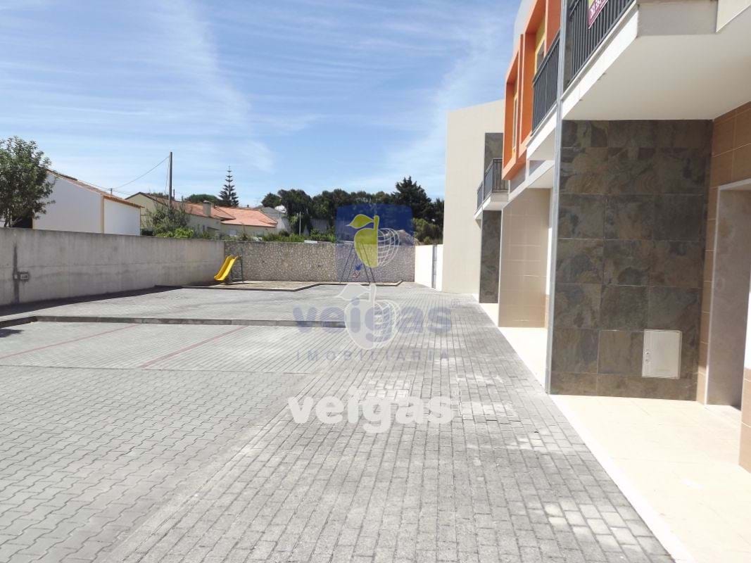 Moradia T0 - Alfeizer�o, Alcoba�a, Leiria - Miniatura: 7/18