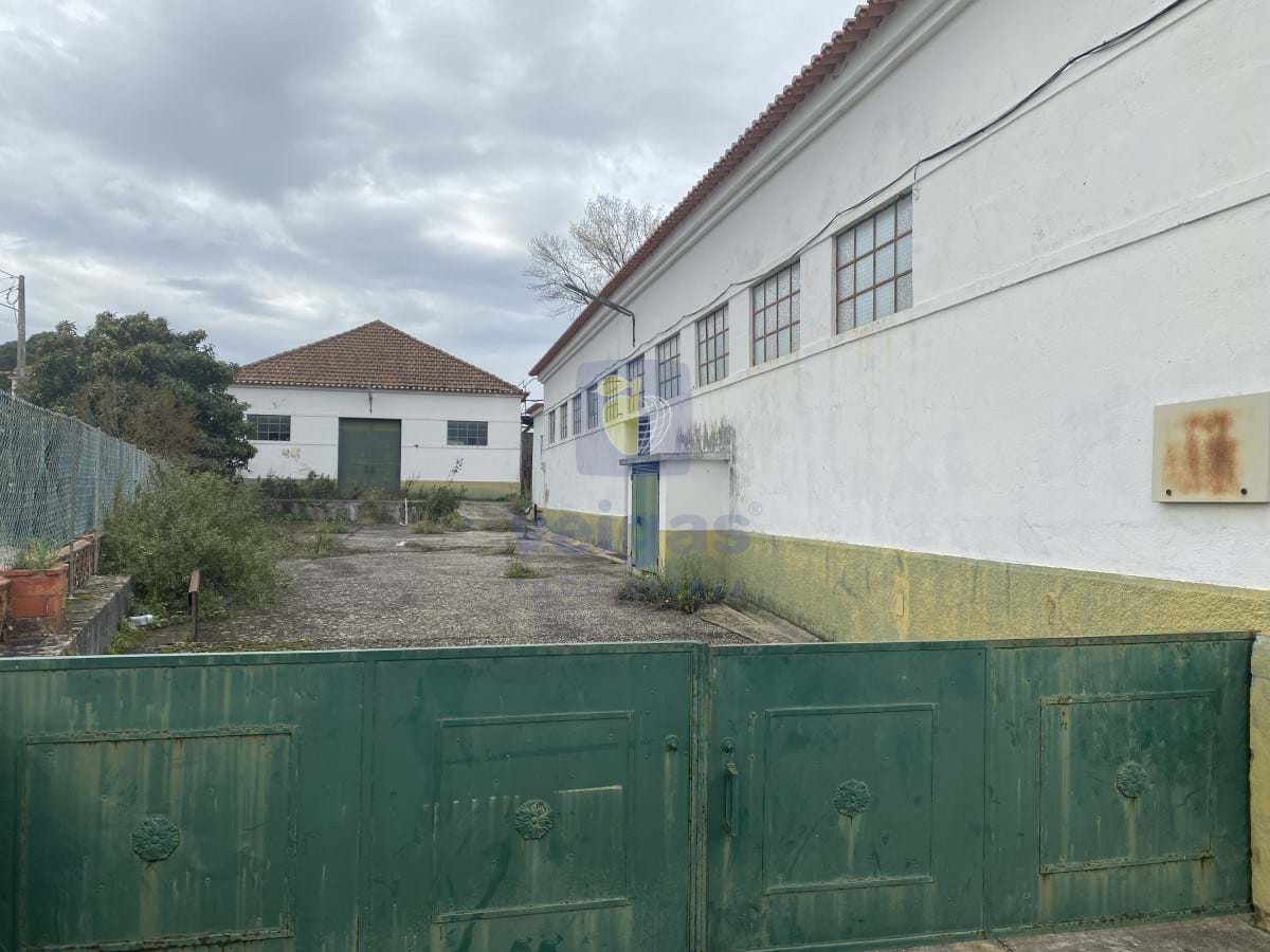 Armaz�m T0 - Malhou, Alcanena, Santar�m