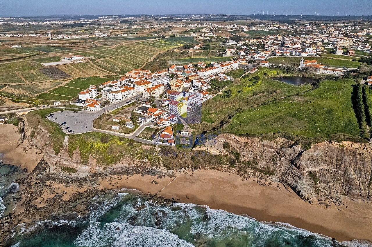 Moradia T3 - Atouguia da Baleia, Peniche, Leiria - Miniatura: 18/20