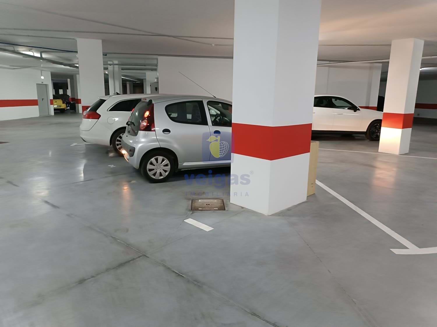 Garagem T0 - Caldas da Rainha, Caldas da Rainha, Leiria - Miniatura: 6/10